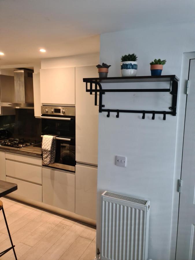 2 Bed Home From Home Apartments Londres Exterior foto